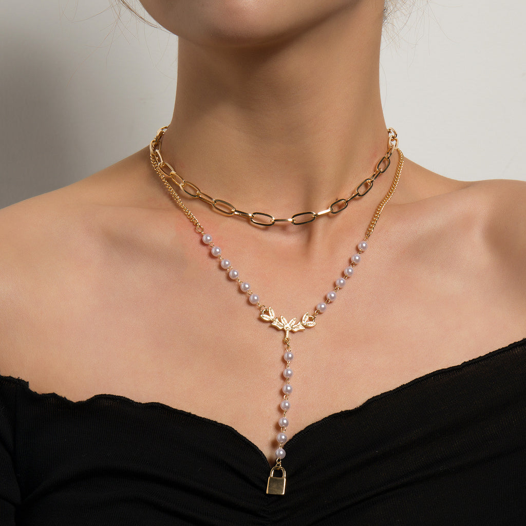 Stylish Patchwork Pearl Chain Lock-shaped Pendant Necklace Set